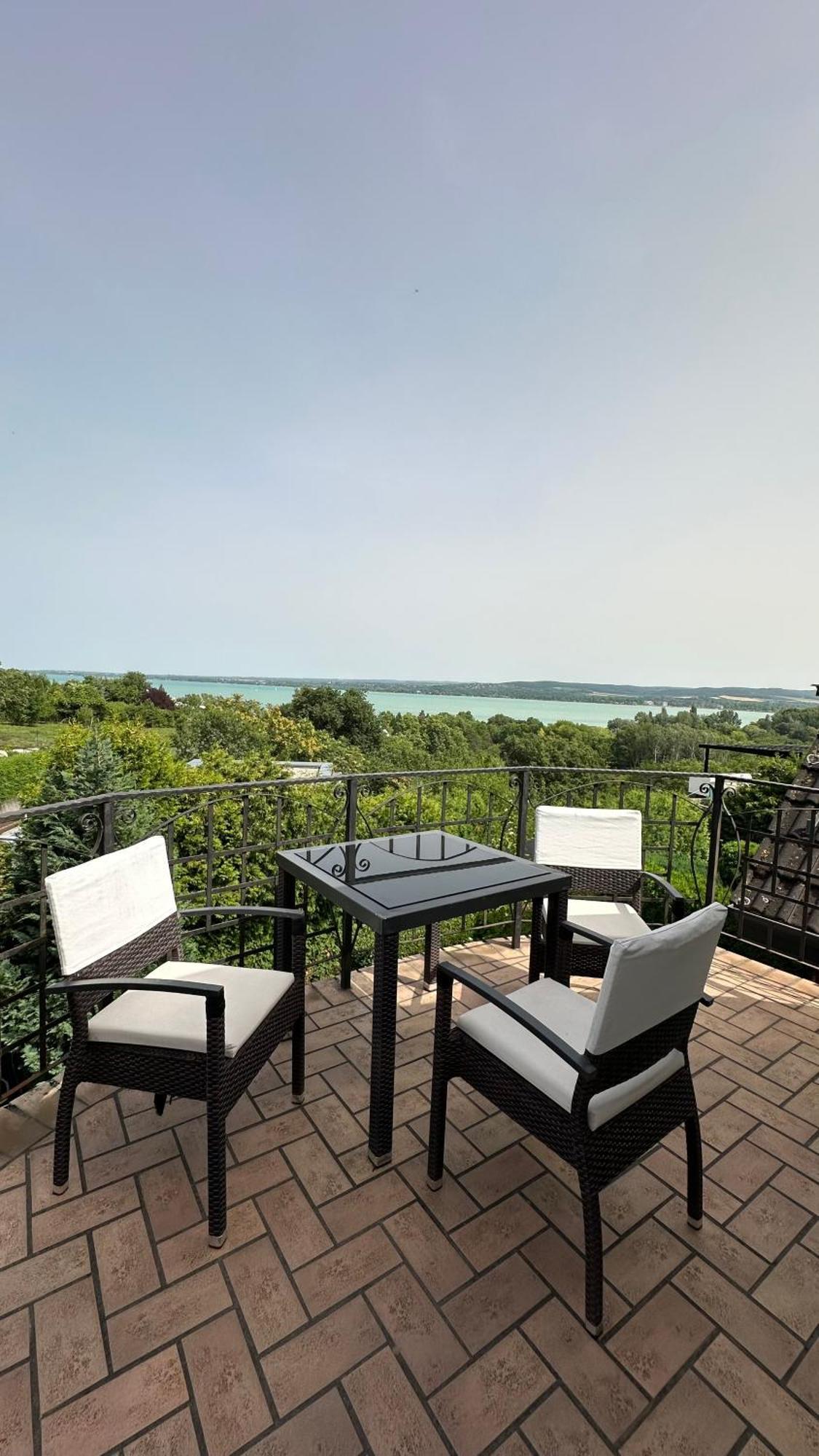 Navay Vendeghaz Hotel Tihany Exterior photo